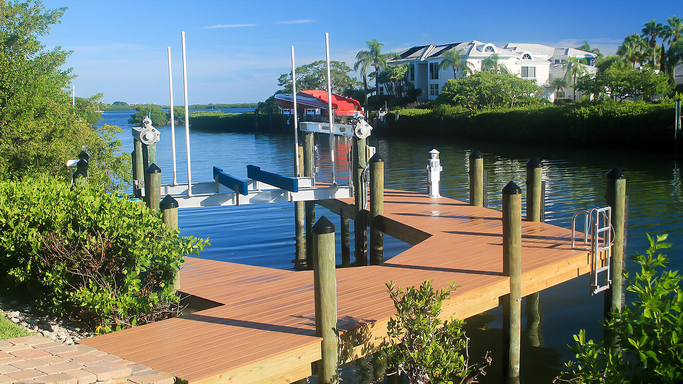 Trex Decking at Duncan Seawall for Your Dock Construction Project