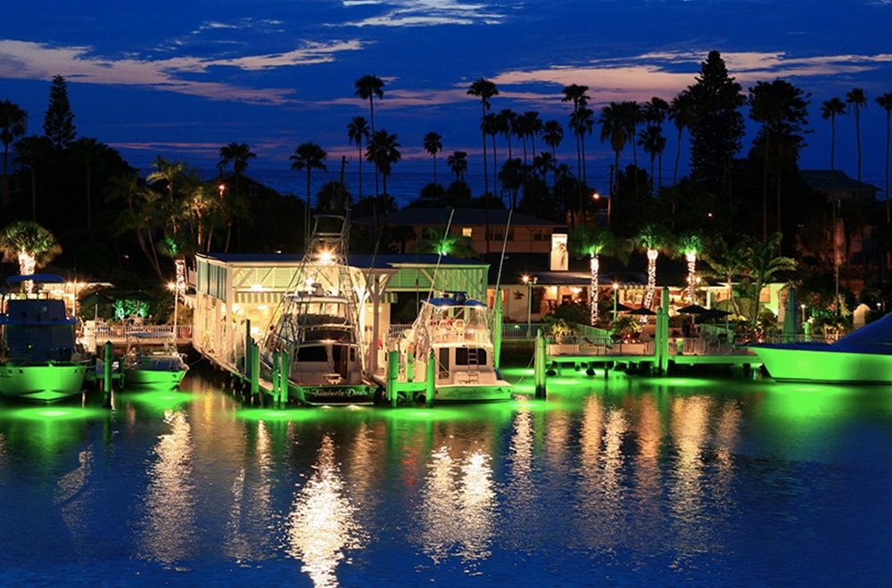 green underwater dock lights